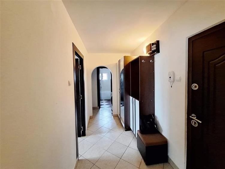 Apartament cu 2 camere decomandat, mobilat în Bistrița Lac