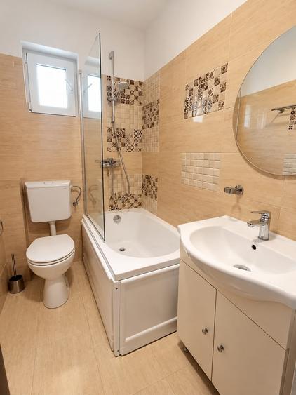 Apartament cu 2 camere semidecomandat în Cristian