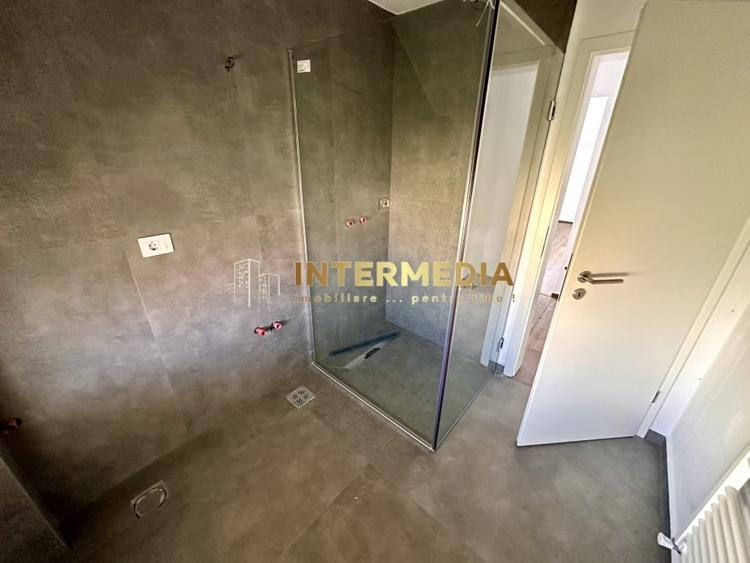 Casă individuală cu 11 camere cu Canalizare în Tolstoi