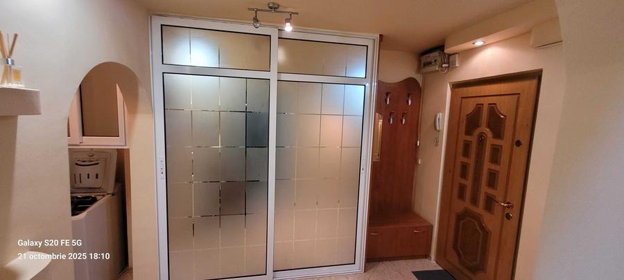 Apartament cu 2 camere decomandat în Tineretului