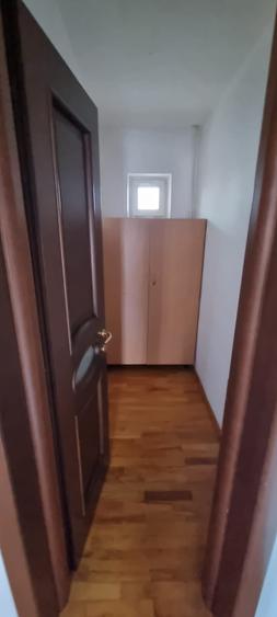 Casă individuală cu 6 camere cu Garaj în Central