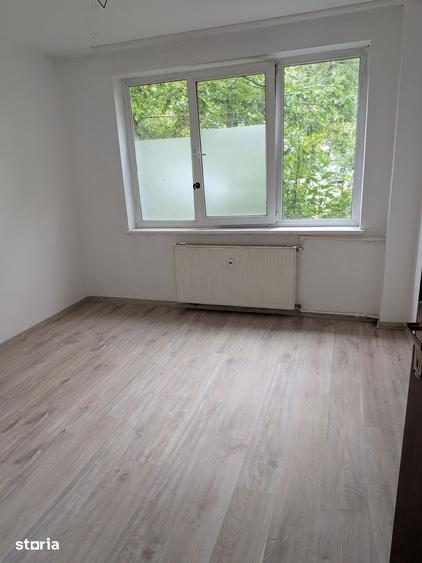 Apartament cu 2 camere semidecomandat în Calea București