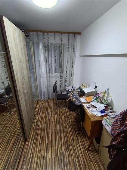 Apartament cu 4 camere decomandat în Viziru 3