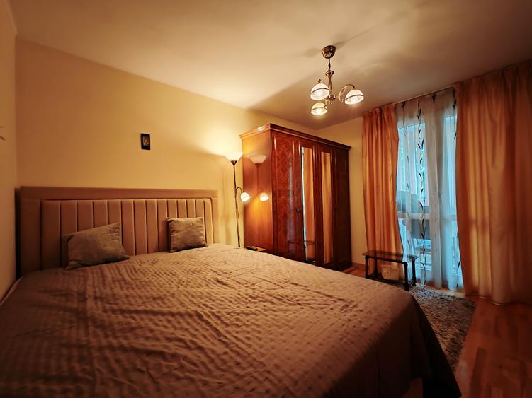 Apartament cu 3 camere semidecomandat în Titan
