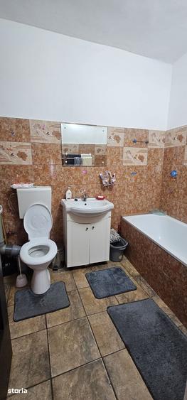 Apartament cu 4 camere decomandat în Bartolomeu