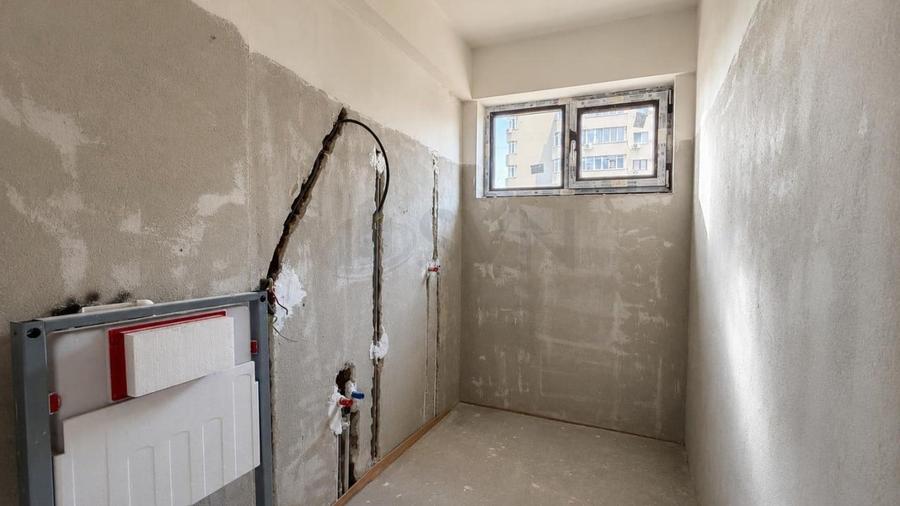 Apartament cu 3 camere semidecomandat în Ștefan cel Mare