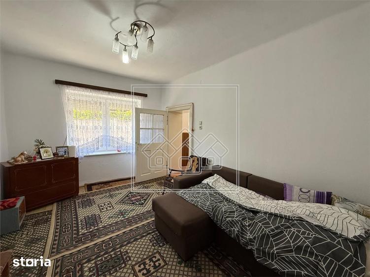 Casă cu 4 camere cu Teren 1418 Mp în Șeica Mare