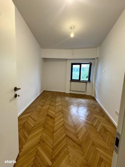 Apartament cu 3 camere în Amzei