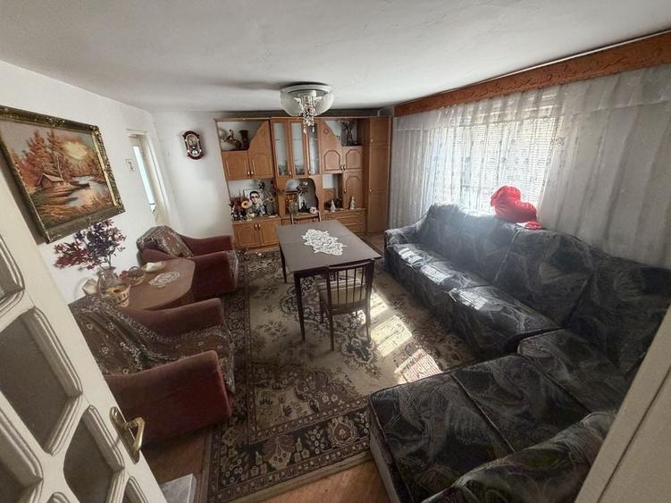 Casă cu 4 camere în Central