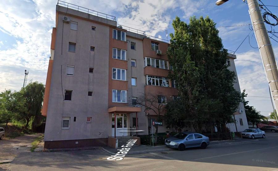 Apartament cu 2 camere semidecomandat în Chitila