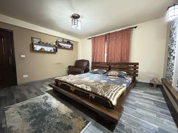 Casă individuală cu 5 camere cu Teren 538 Mp în Pecineaga