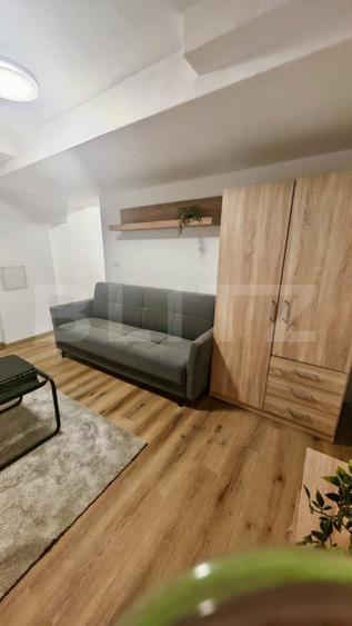 Apartament cu 2 camere semidecomandat, mobilat în Centrul Istoric
