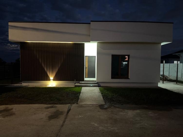 Casă individuală cu 3 camere cu Canalizare în Balotești