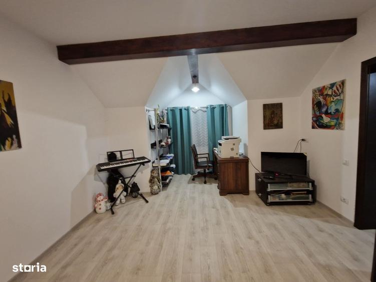Casă cu 4 camere cu Teren 450 Mp în Tunari
