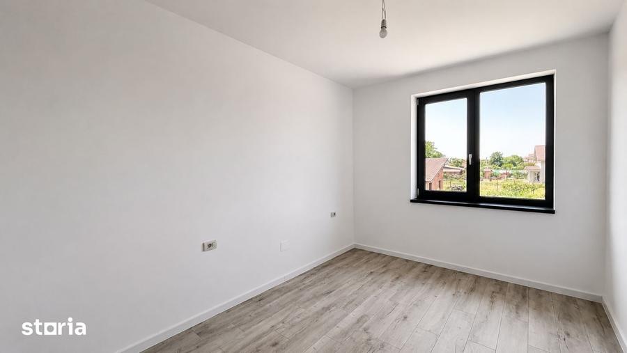 Casă cu 3 camere cu Teren 265 Mp în Sânmihaiu Român