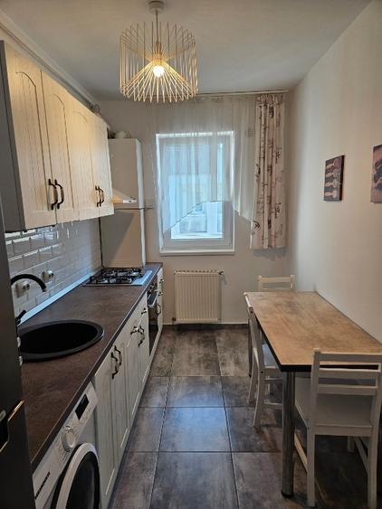 Apartament cu 2 camere decomandat, mobilat în Lazaret