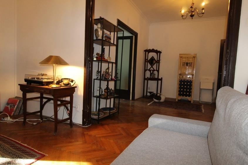 Apartament cu 2 camere decomandat, mobilat în Lahovari