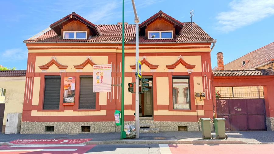 Spațiu comercial 50 mp | La cheie | Strada de Mijloc | 800 €/lună | - 1