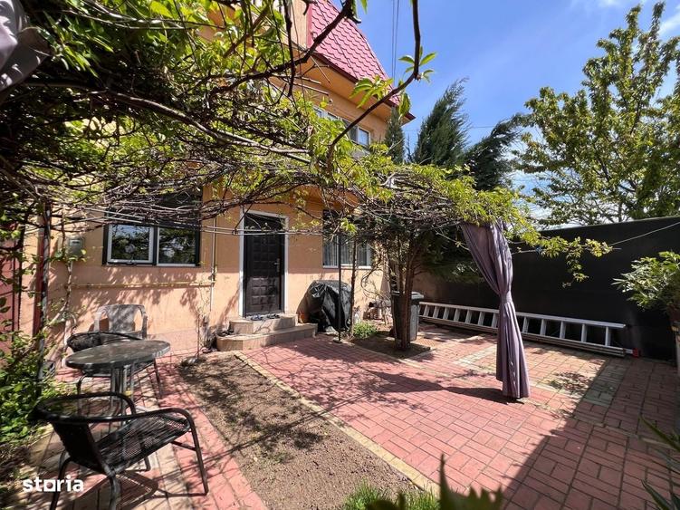 Casă cu 4 camere cu Teren 30 Mp în Apărătorii Patriei