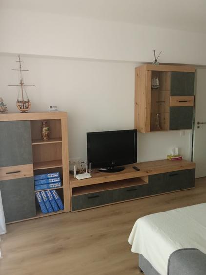 Apartament cu 2 camere decomandat în Tractorul