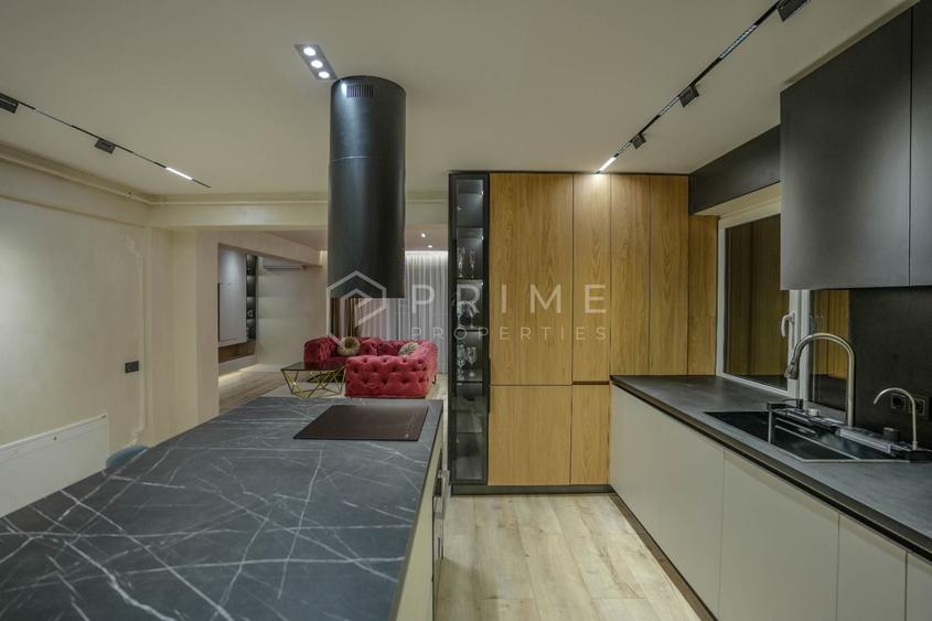 Penthouse cu 3 camere decomandat în Unirii