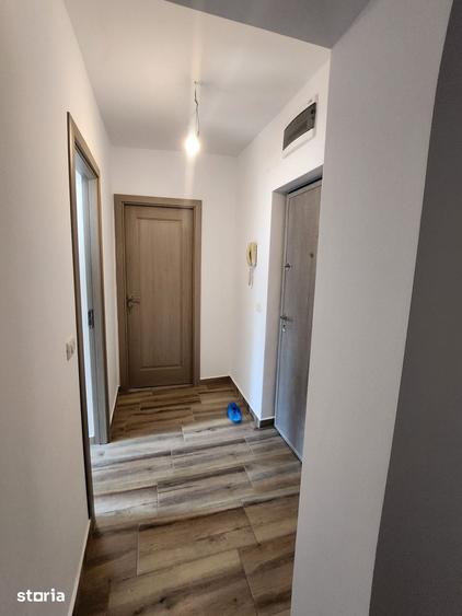 Apartament cu 3 camere decomandat în Șerbănești