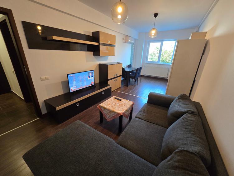 Apartament cu 2 camere decomandat în Păcii