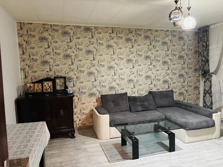 Apartament cu 3 camere decomandat în Sebastian