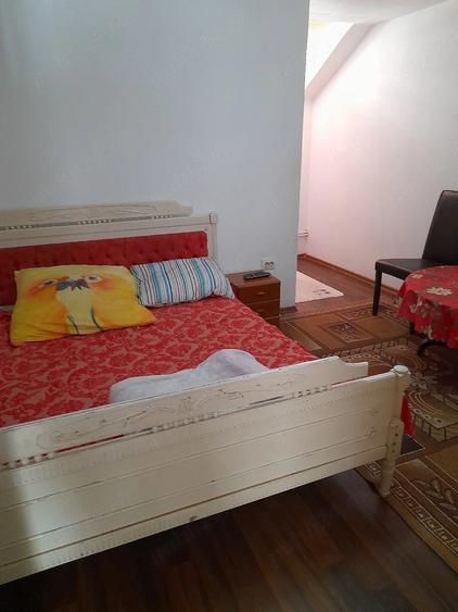Garsonieră decomandată în Independenței