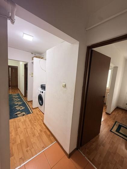 Apartament cu 3 camere decomandat în Olari