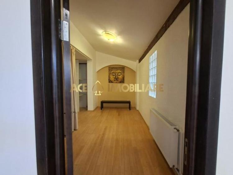 Apartament cu 3 camere semidecomandat, mobilat în Străulești