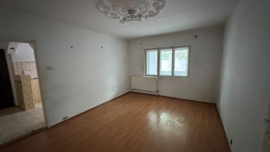 Apartament cu 2 camere semidecomandat în Sud