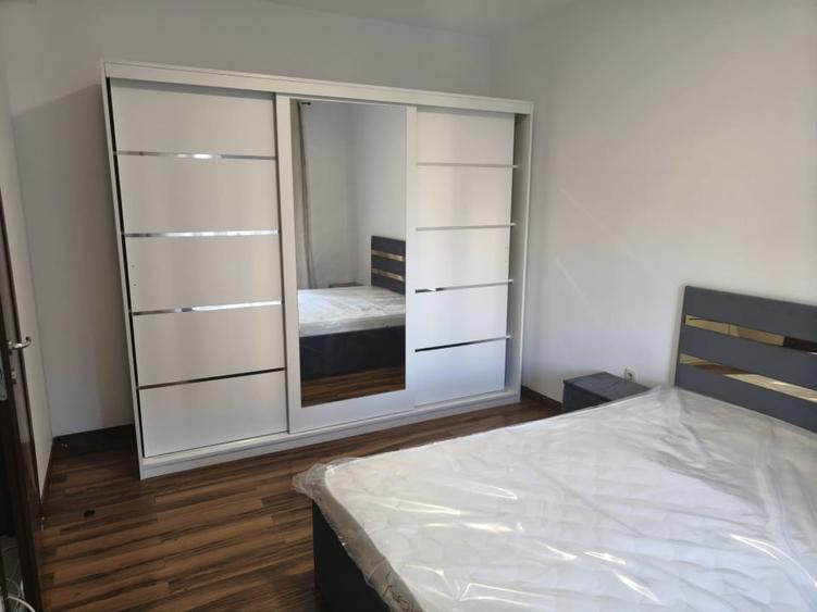 Apartament cu 3 camere semidecomandat, mobilat în Ștefăneștii de Jos
