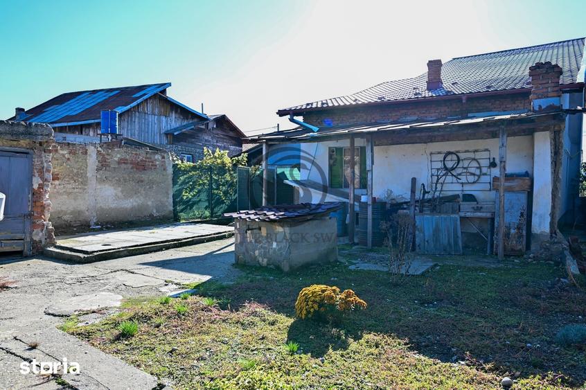 Casă cu 6 camere cu Teren 600 Mp în Bucov