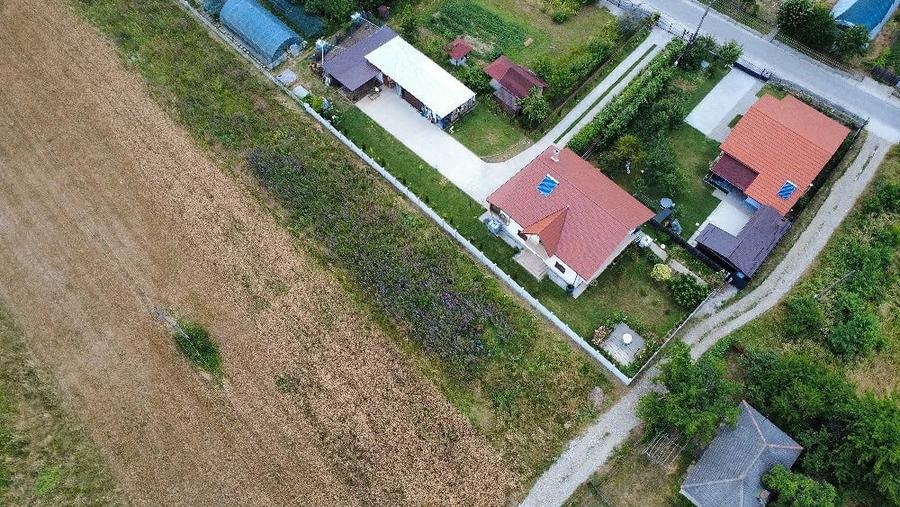 Teren de 1500 mp, în Budești