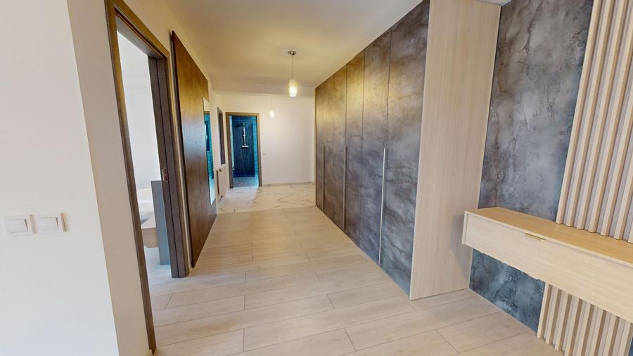 Apartament cu 3 camere decomandat în Periferie