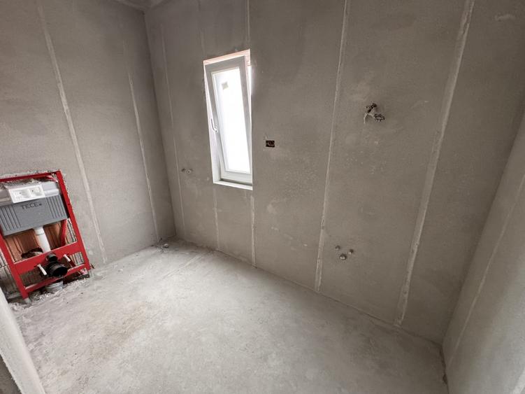 Duplex cu 4 camere cu Canalizare în Moșnița Nouă