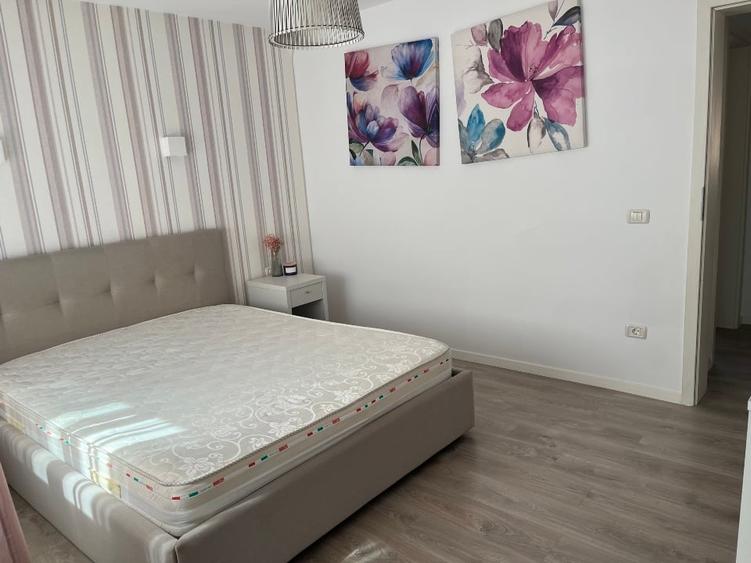 Apartament cu 3 camere decomandat, mobilat în Dumbrăvița