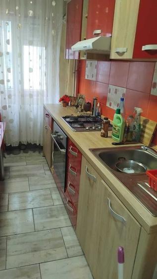 Apartament cu 2 camere decomandat în Dobroești