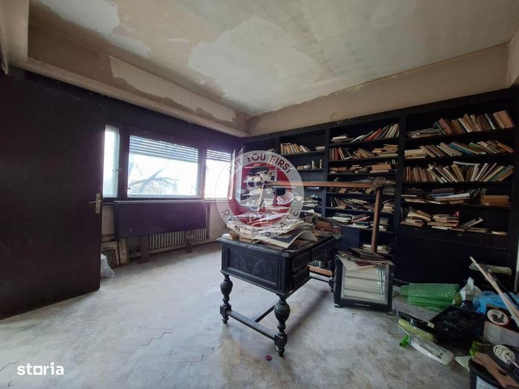 Apartament cu 5 camere semidecomandat în Victoriei