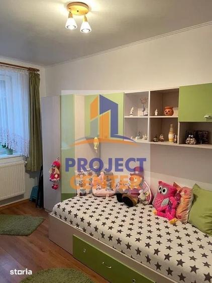 Apartament cu 3 camere semidecomandat, mobilat în Mărășești