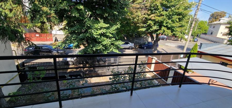 Casă individuală cu 3 camere cu Canalizare în Bucureștii Noi