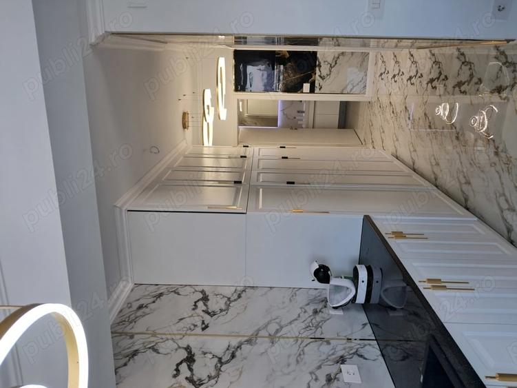 Apartament cu 3 camere decomandat în Central