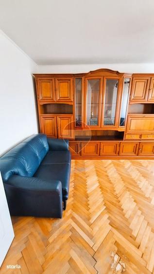 Apartament cu 2 camere decomandat în Văcăresti