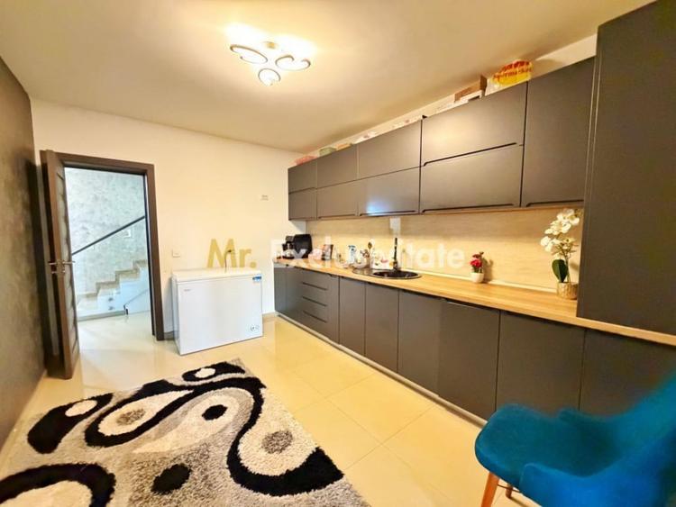 Casă cu 5 camere cu Teren 400 Mp în Trivale
