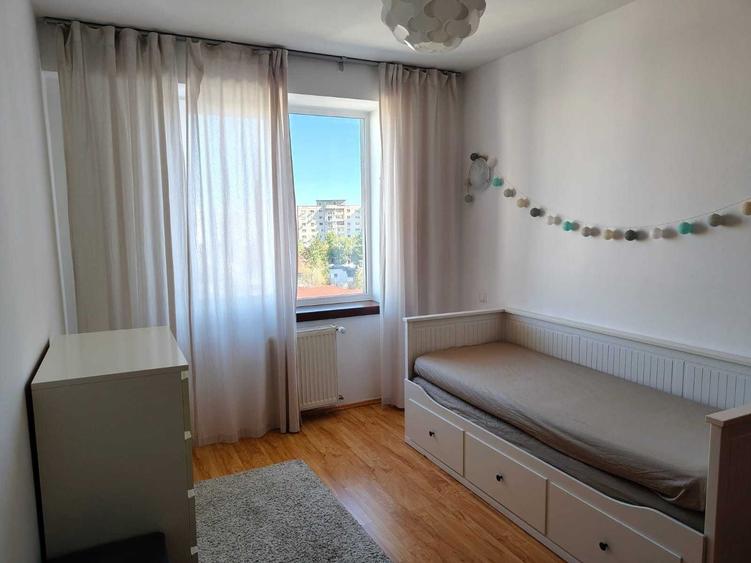 Apartament cu 3 camere decomandat în Colentina