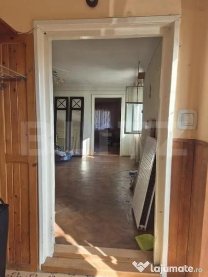 Casă cu 3 camere cu Teren 610 Mp în 7 Noiembrie
