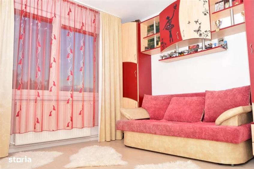 Apartament cu 4 camere decomandat, mobilat în Tractorul