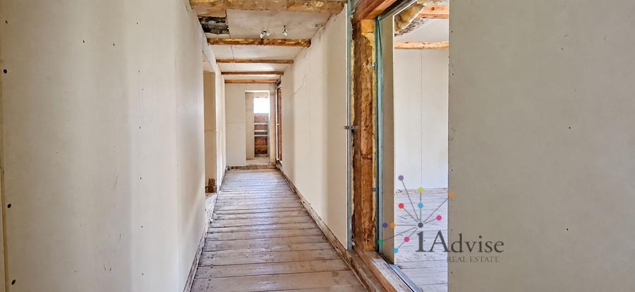 Casă individuală cu 10 camere cu Canalizare în Bran