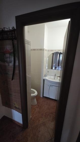 Apartament cu 4 camere decomandat, mobilat în Tei